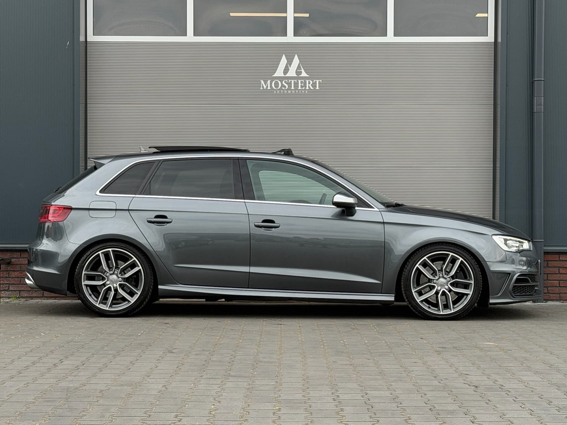 Auto afbeelding - View 2