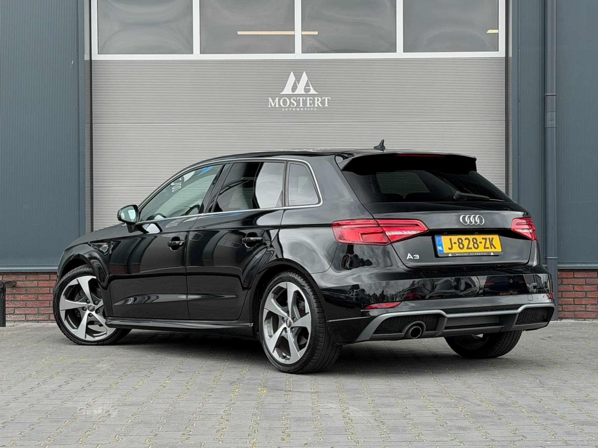 Auto afbeelding - View 4