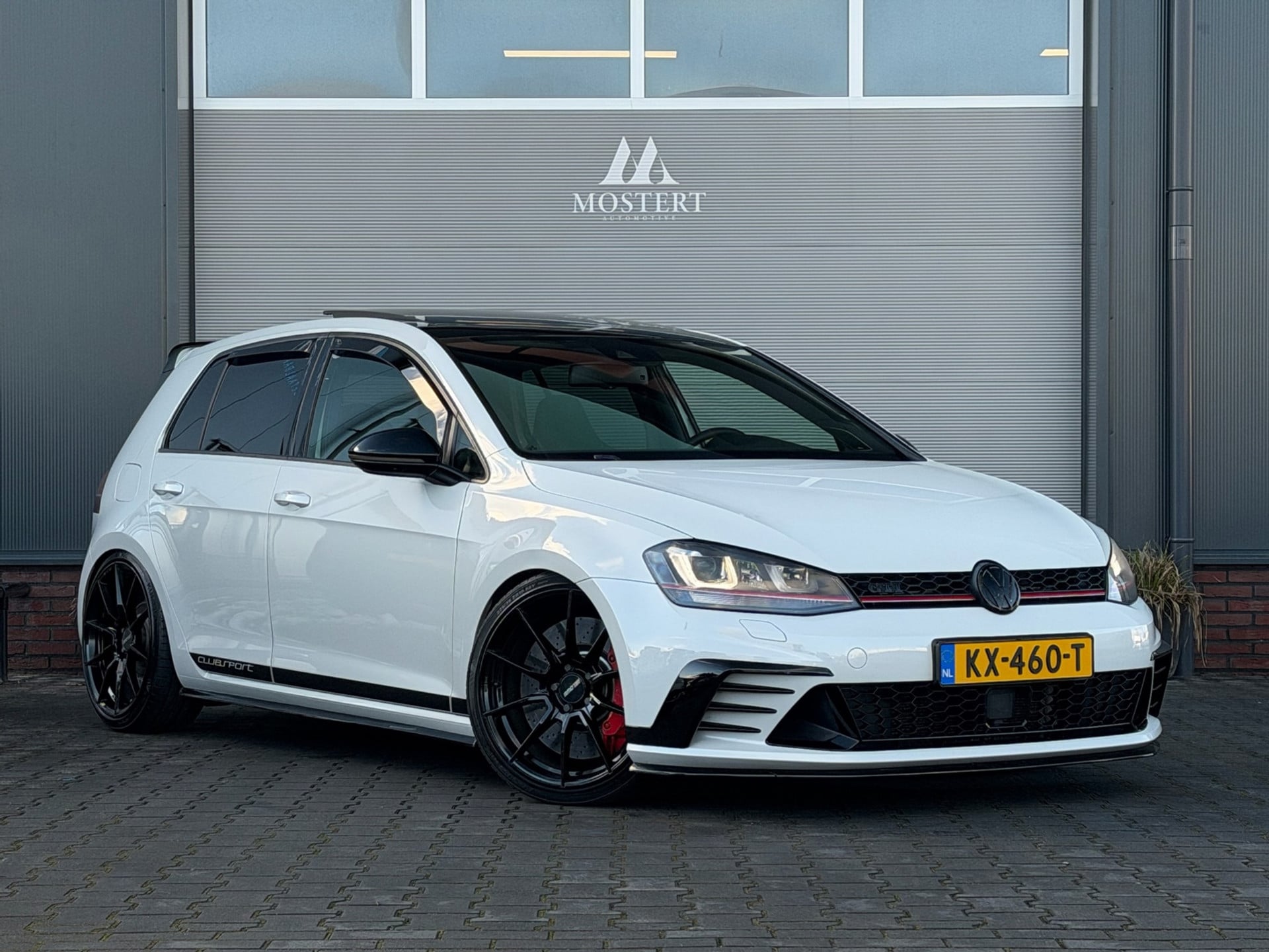 Volkswagen Golf - 2016