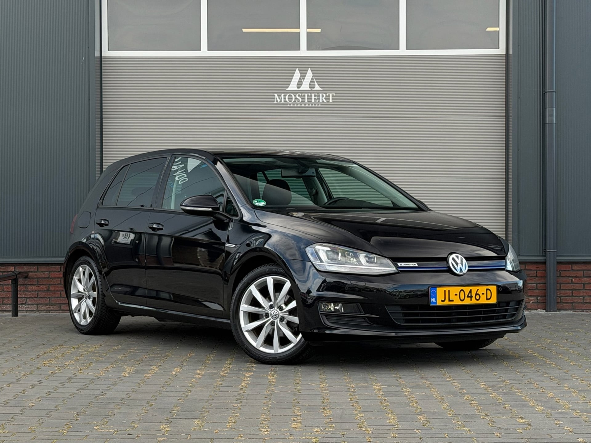 Volkswagen Golf - 2016