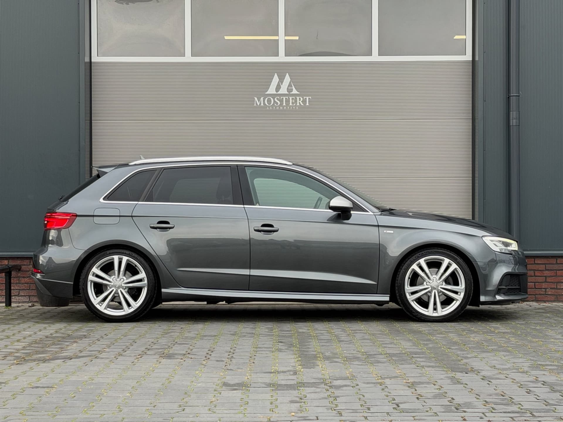 Auto afbeelding - View 2