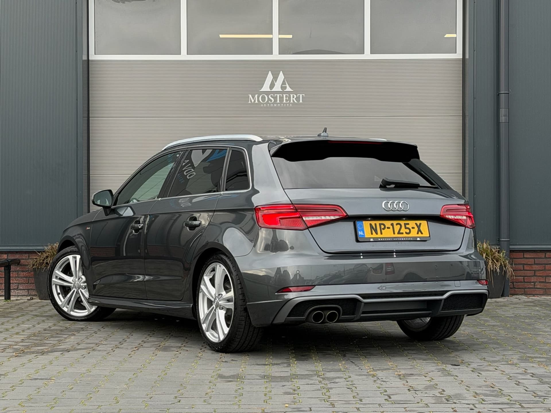 Auto afbeelding - View 4