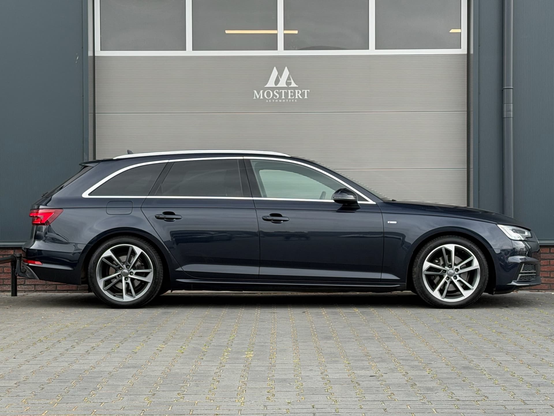 Auto afbeelding - View 2